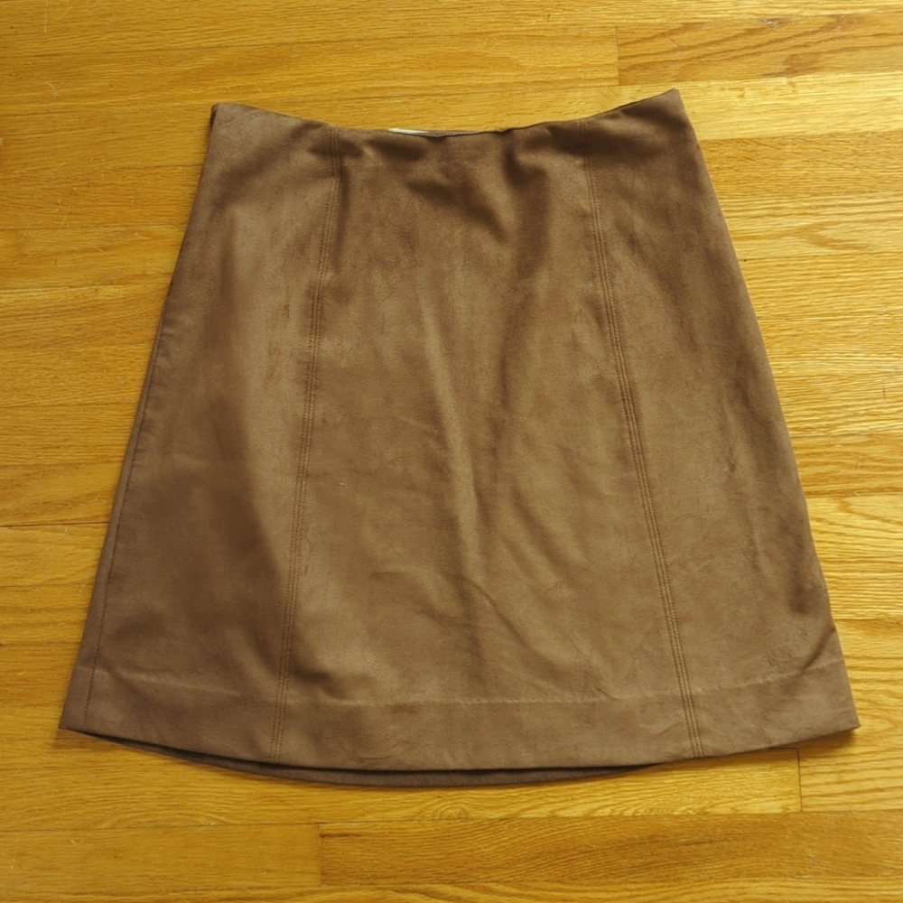 Aritzia Babaton suede skirt